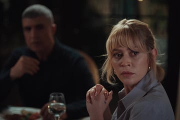 Trailer (ESP Dub)